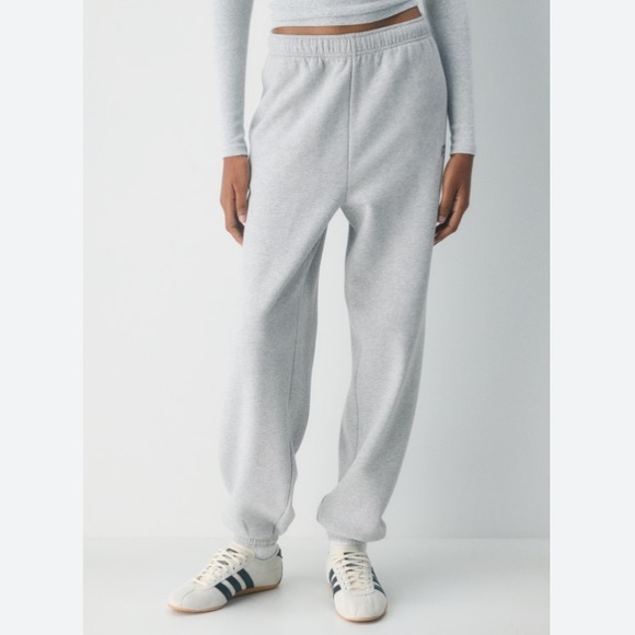 Aritzia Pants - Aritzia TNA-SMALL-Cozy Sweatfleece Mega Joggers